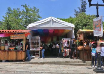 Foto: Adrián Gaytán // La autoridad municipal señaló que la Asociación de Comunidades Indígenas Artesanos de Oaxaca rechazó los espacios que se les ofrecieron para la temporada.