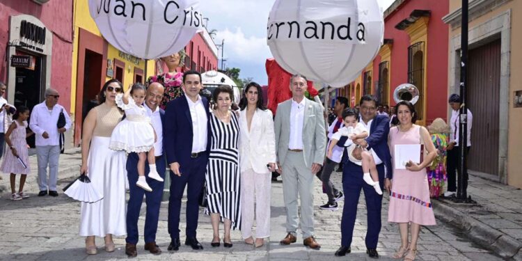 Juan Cristóbal y Fernanda reciben las aguas del jordán