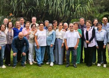 Fotos: Rubén Morales // Amigos de la Generación 70-72 compartieron una emotiva comida recordando anécdotas y fortaleciendo sus lazos de amistad.