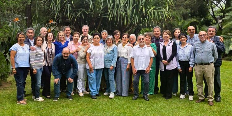 Fotos: Rubén Morales // Amigos de la Generación 70-72 compartieron una emotiva comida recordando anécdotas y fortaleciendo sus lazos de amistad.