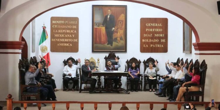 Foto: Adrián Gaytán // El Cabildo modificó nuevamente el reglamento de establecimientos comerciales, industriales y de servicios.