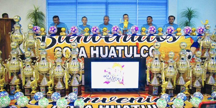 Fue presentada de manera oficial la Copa Huatulco.