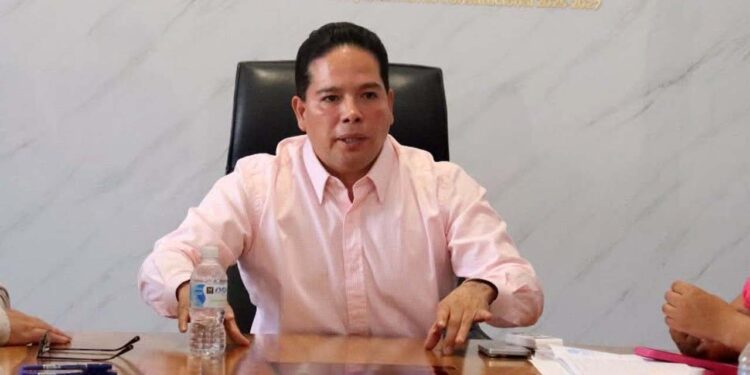 Foto: cortesía // Juan Carlos García Márquez, presidente municipal de Santa Lucía del Camino, acumula otra Recomendación de la DDHPO por abuso de autoridad.