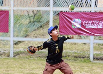 El fin de semana se realizó el Torneo de Pelota Mixteca en su modalidad de Esponja.