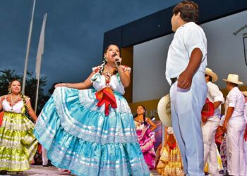 La Guelaguetza Universitaria iniciará con el Convite en el atrio de Santo Domingo de Guzmán.