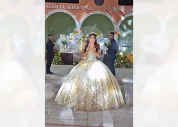 La joven Evelyn Torres Lima celebró rodeada de familiares y amigos la alegría de llegar a sus quince primaveras.