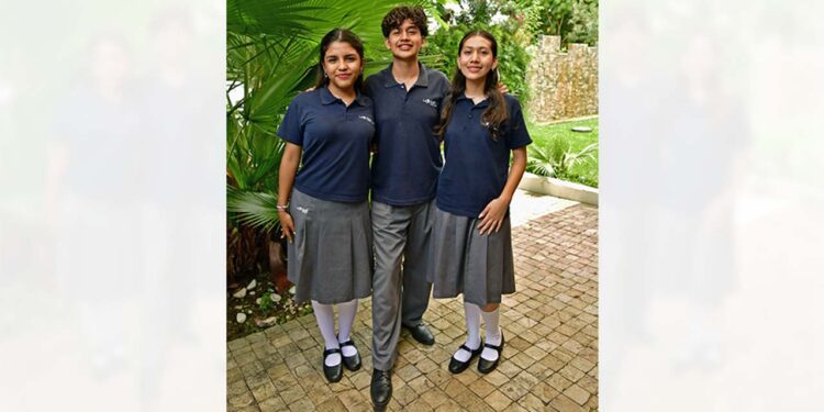 Fotos: Rubén Morales // Mayrin Aitana Morales Prieto, Regina Méndez Ortega y Javier Martínez García estuvieron muy orgullosos de este éxito.