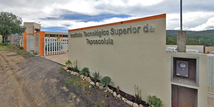 Misael Cruz Bautista, director de esta casa de estudios, señaló que el apoyo de los padres es fundamental en esta tarea por la educación superior.