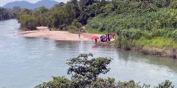 Rescatan cuerpo de joven desaparecido en el río Valle Nacional de San Juan Bautista Tuxtepec