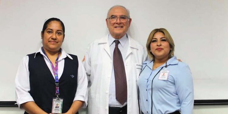 Foto: cortesía // De manera oficial el médico oaxaqueño José Luis Lepe Zuñiga fue presentado como nuevo director general.
