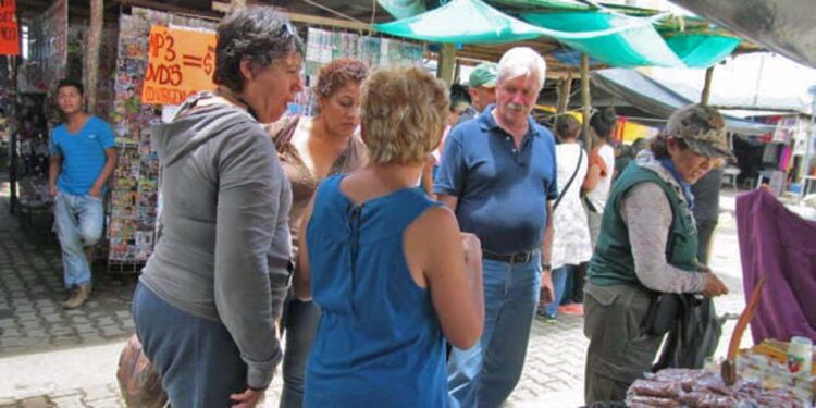 Muy pocos turistas deambulan por las calles de esta ciudad indígena.