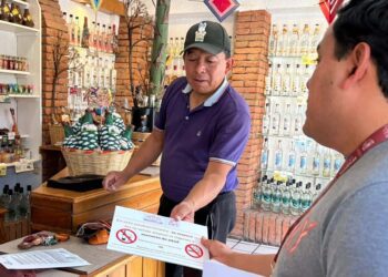 Se entregaron exhortos a establecimientos que venden bebidas alcohólicas, con el objetivo de prevenir la venta a menores de edad y fomentar el consumo responsable.
