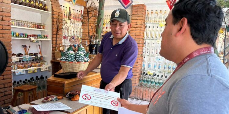 Se entregaron exhortos a establecimientos que venden bebidas alcohólicas, con el objetivo de prevenir la venta a menores de edad y fomentar el consumo responsable.