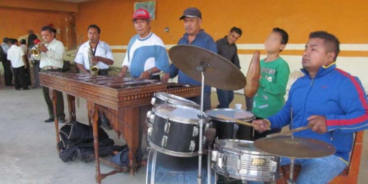Las orquestas pasan a tercer término en esta época.