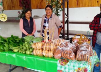 Festejan 9 años del mercado en Ojo de Agua