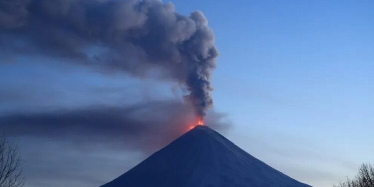 De terremoto 8.8 a erupción de Klyuchevskoy: Kamchatka vive el caos sísmico que sacude al Pacífico