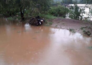 Por lo anterior, recomendaron a la población evitar salir de casa cuando se presenten las lluvias.
