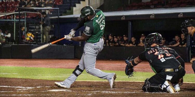Bravos de León aprovechó para empatar la serie.