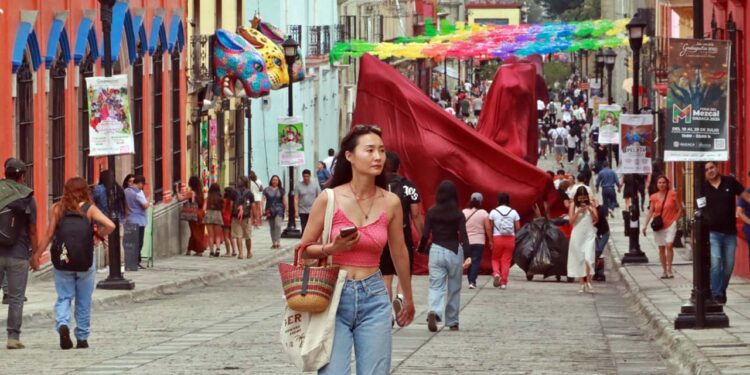 Foto: Adrián Gaytán // Durante las festividades de la Guelaguetza, un atractivo para el turismo, prevén una derrama de más 614 millones de pesos.