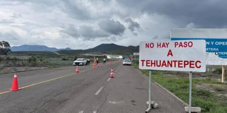 Súper Mitla-Tehuantepec, se hacen rosca con El Tornillo; ¿sigue cerrada?