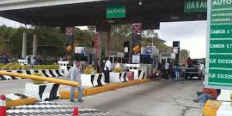 “Exhortan” a diputados agilizar cobro en Huitzo de la Oaxaca-Cuacnopalan