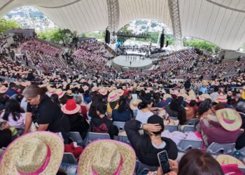 Listo el escenario y delegaciones para la octava de la Guelaguetza