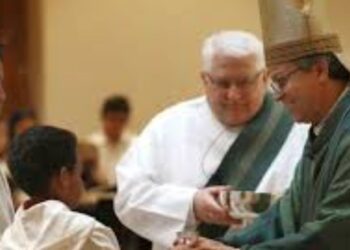 Obispo de California exenta de asistir a la iglesia; temen a redadas