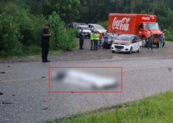 El accidente ocurrió en medio de una intensa lluvia.
