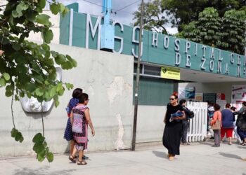 Foto: Archivo El Imparcial // Por medio de un comunicado, luego de la denuncia del personal médico a esta casa editorial, el IMSS Oaxaca explicó que debido a la alta demanda de servicios, “algunas áreas pueden experimentar momentos de saturación”.