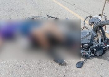 El joven murió al instante, luego de derrapar aparatosamente en su moto.