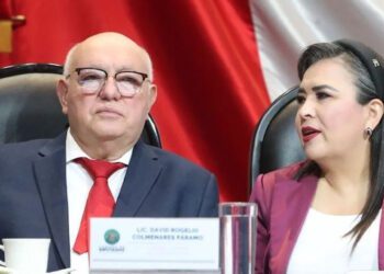 Foto: Internet // El titular de la ASF, David Colmenares Páramo, entrega informes de fiscalización de la Cuenta Pública 2024.