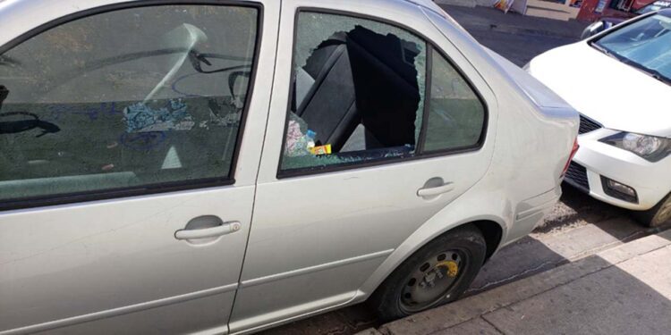 En el primer trimestre del año, se contabilizaron más de 90 casos de cristalazos en las calles; en el Centro Histórico, las calles más peligrosas para estacionar los autos son Armenta y López, Fiallo, Guerrero y Morelos.