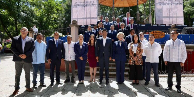 El Cabildo de Huajuapan rindió homenaje a los héroes del rompimiento del sitio, símbolo de resistencia y fe del pueblo mixteco.