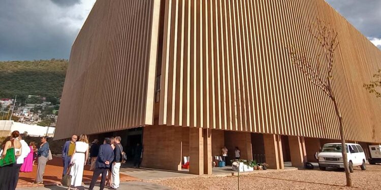 Foto: Lisbeth Mejía Reyes // El Centro Cultural fue inaugurado en el último año del ex gobernador Alejandro Murat Hinojosa.