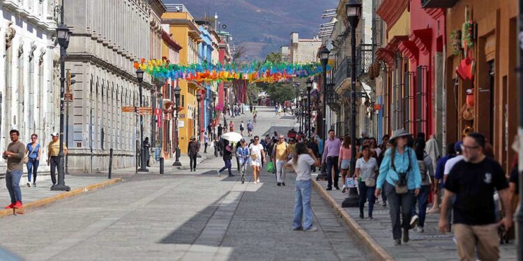 Fotos: Adrián Gaytán // En la ciudad de Oaxaca se observan 92 empresas de gestión de Airbnb.