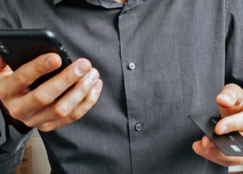 Foto: internet – ilustrativa // La FGEO informó que la mayoría de las llamadas extorsivas que se realizan en la entidad oaxaqueña, provienen de penales que se ubican en otros estados como Veracruz, Ciudad de México, Estado de México y Jalisco.