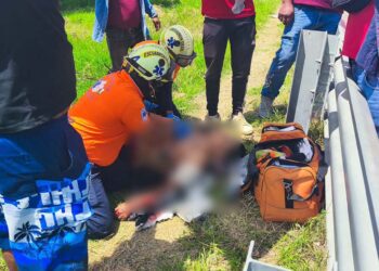 Fue auxiliado por paramédicos.