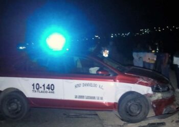 Fue una colisión entre una camioneta Captiva y un taxi.