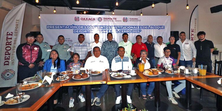 Fotos: Leobardo García Reyes // Fueron presentadas las tres actividades pilares del Bloque de Cultura Física y Deporte Lunes del Cerro.