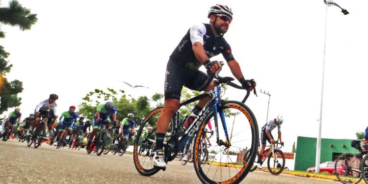 Foto: Leobardo García Reyes // Hugo Juan Sánchez fue el vencedor del ciclismo del fin de semana.