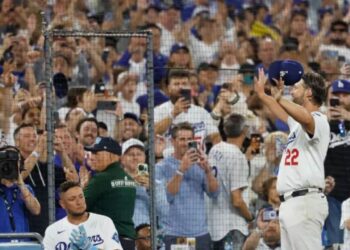 Clayton Kershaw entra al club de los 3,000 ponches en MLB