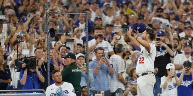 Clayton Kershaw entra al club de los 3,000 ponches en MLB