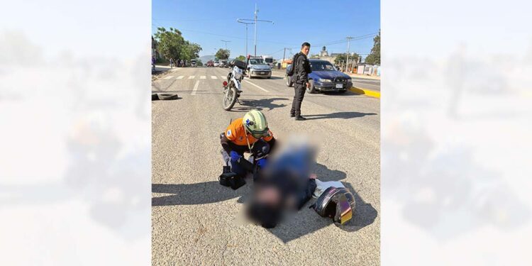 La joven fue auxiliada por paramédicos.