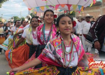Realiza S-22 la Octava de la Guelaguetza magisterial
