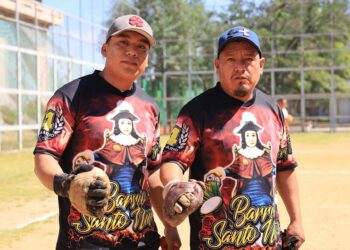 Se puso en marcha el Torneo Internacional de Pelota Mixteca.