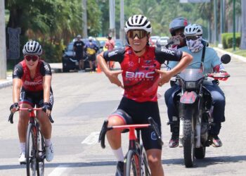Fotos: Leobardo García Reyes // Las integrantes de Pato Bike mantienen el dominio de la Vuelta Oaxaca.