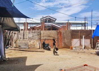 Foto: Adrián Gaytán // Las obras en la zona de pan y comedores de la Central de Abasto, siguen inconclusas.