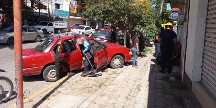 Los hechos sucedieron en la calle 2 de abril, esquina Victoria de la colonia Centro Huajuapan.