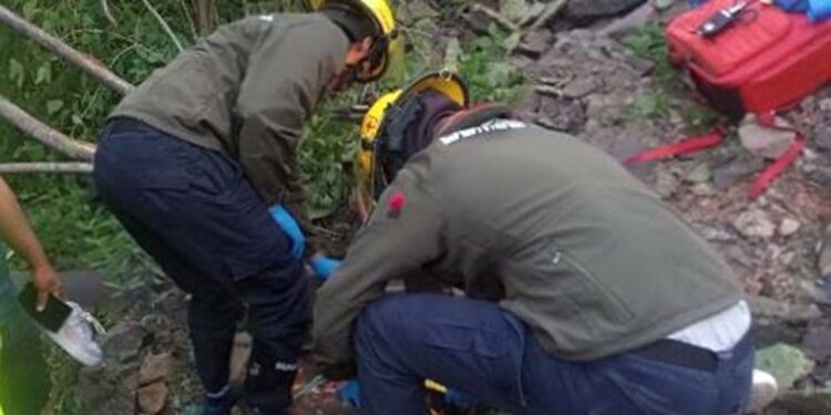La lesionada fue trasladada en código rojo al área de urgencias del Hospital Pilar Sánchez Villavicencio.
