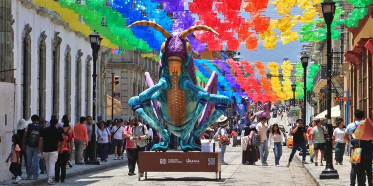 Foto: Adrián Gaytán // Las bases impusieron las características de la escultura, a pesar de que se señala que sería muestra del arte popular.